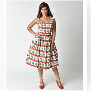 Collectif 1950s Style White & Abstract Tulips Nora Swing Dress